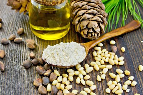 Exploring the Healing Power of Cedarwood Oil: A Comparative Analysis with Other Essential Oils