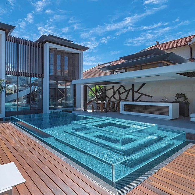 Acrylic Swimming Pool Construction: 